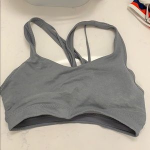 Athleta Cross Back Sports Bra. Medium. Gray